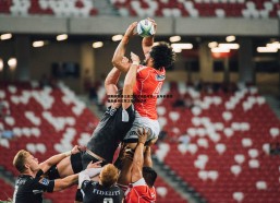 a8体育直播-因斯阿莫林三后卫战术面临考验，五年前曼联追赶曼城红军之路仍存隐忧